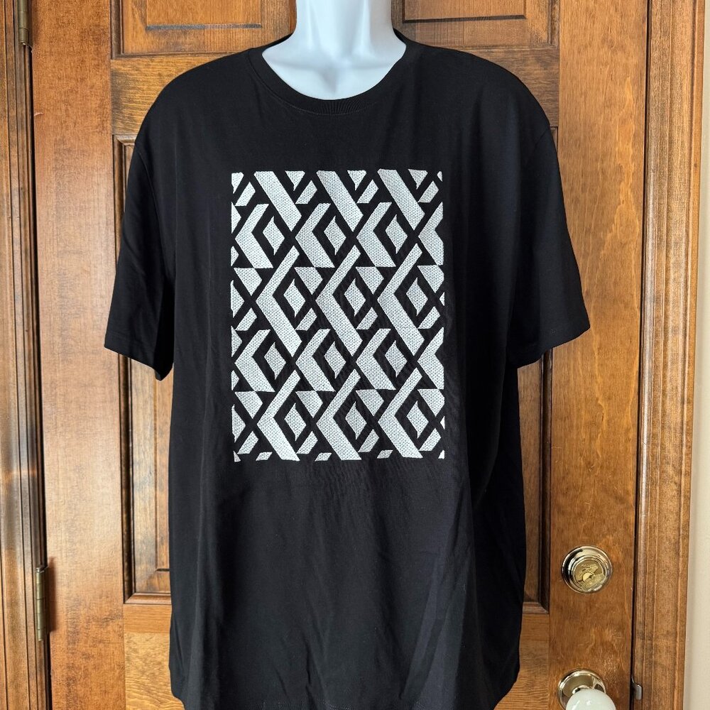 Express Black w/Embroidered White Abstract Box Crewneck Tee XXL